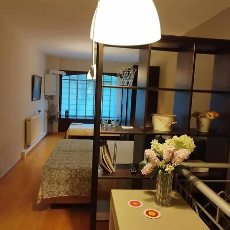 Short Loft At * Салоники